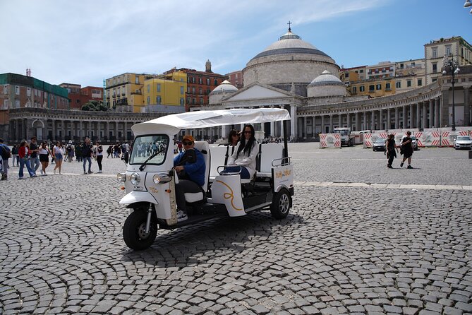 Naples in Tuk Tuk between Panoramas and History and Street Food - The sea-walk vibe: taralli, beer, and a Naples tradition