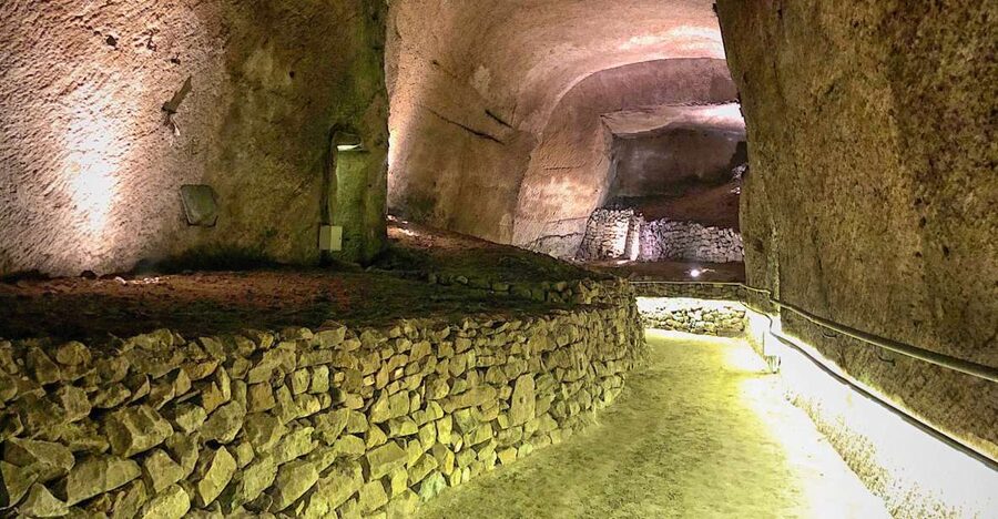 Naples: LAPIS Museum Guided Visit in Italian - Quick hits
