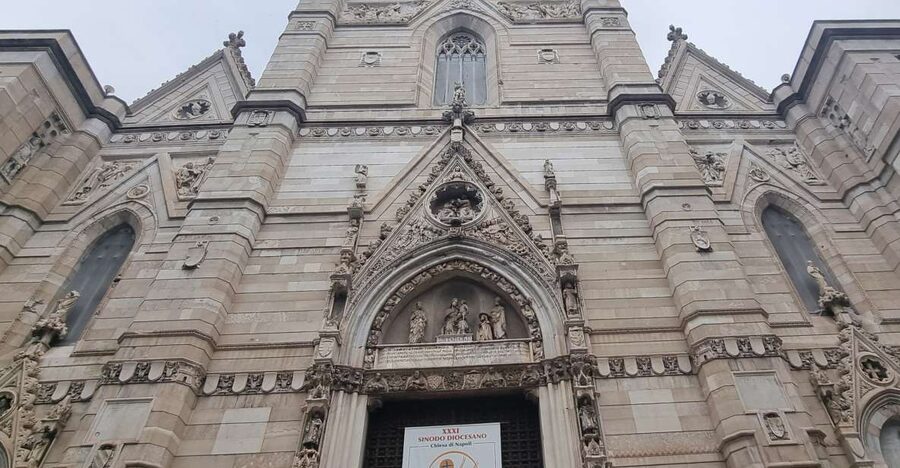 Naples: Monuments and Historic District Self-Guided Tour - Gothic, Renaissance, Baroque: what 1200–1800 means in the streets