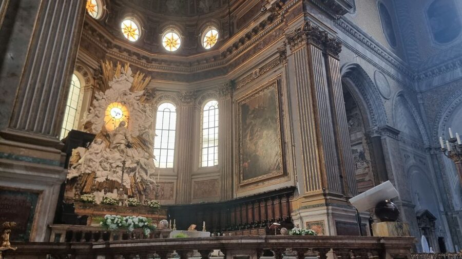 Naples: Monuments and Historic District Self-Guided Tour - Using the Itguides app smoothly: download, headphones, and timing