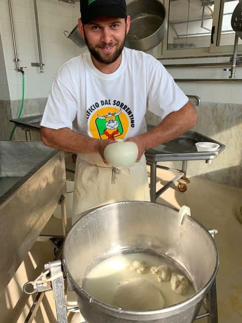 Naples: Mozzarella Experience, Taste of Southern Italy - Getting There: Rione Alto Metro Meet-Up and a Quick Ride