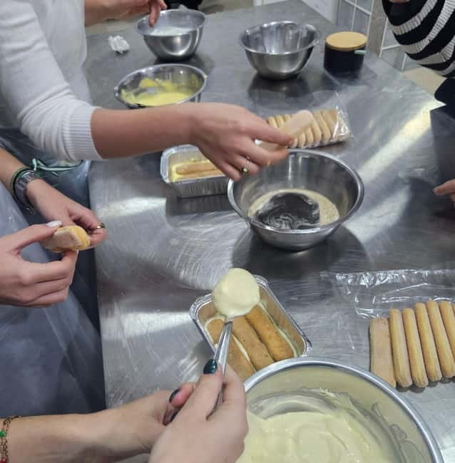Naples: Neapolitan Pizza and Tiramisu Cooking Class - Why Neapolitan pizza and tiramisù belong together in Naples