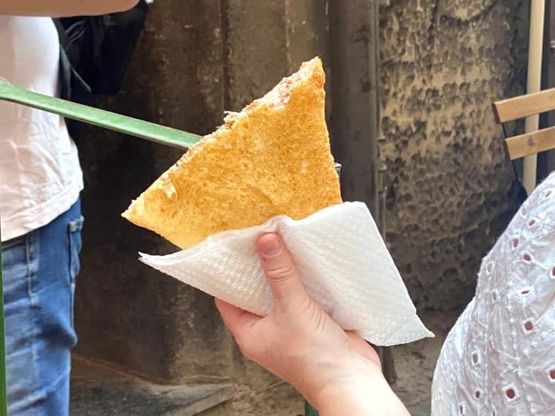 Naples: Old City Center Street Food Tour with Spritz - Pacing, comfort, and what to bring so you enjoy it