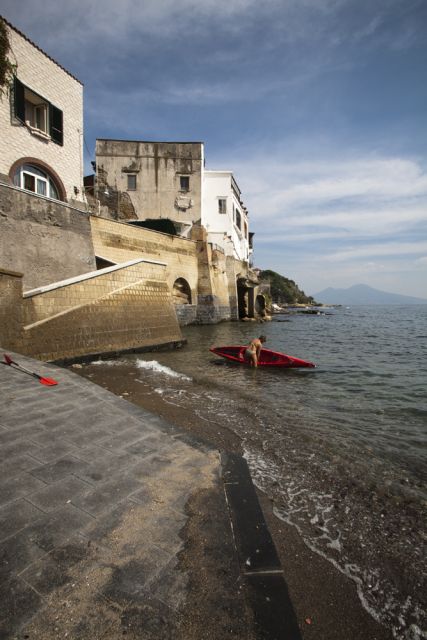 Naples: Panoramic Private Tour by Vintage Fiat 500 or 600 - Egg Castle (Castel dell’Ovo): the photo point you’ll remember