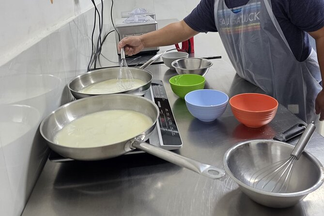 Naples: Pizza and Gelato Making Class - Naplesbay Cooking Lab: your starting point in central Naples