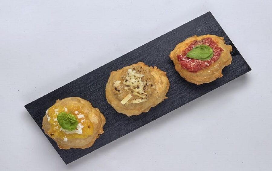 Naples: Pizza tasting gourmet experience - Campania Wine Pairing: What the Executive Wine Waiter Adds
