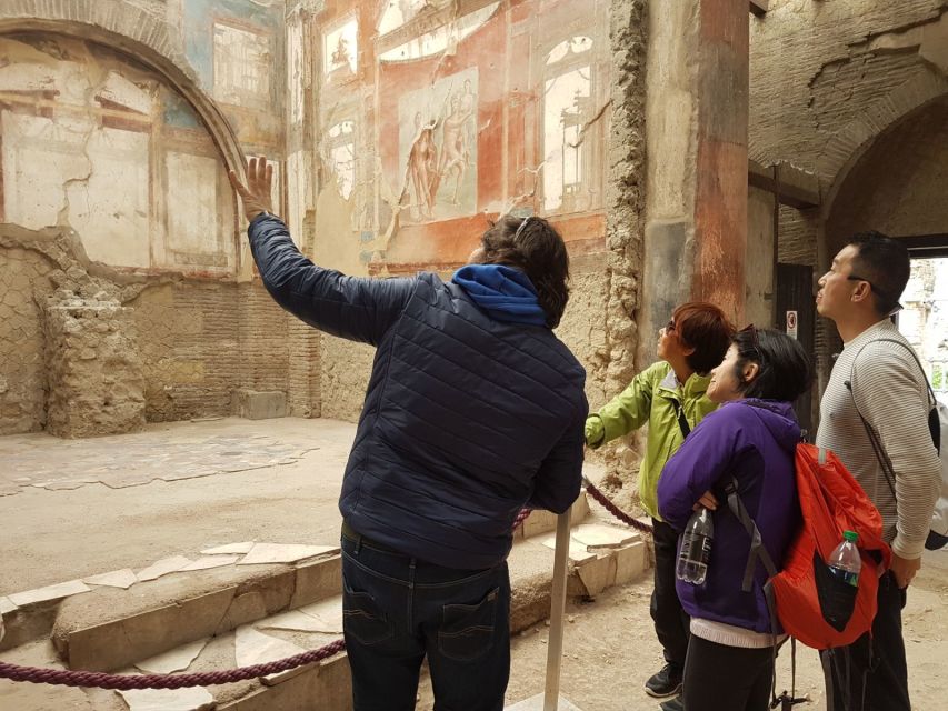 Naples: Pompeii and Herculaneum Private Walking Tour - Herculaneum: the smaller city where the past looks almost staged