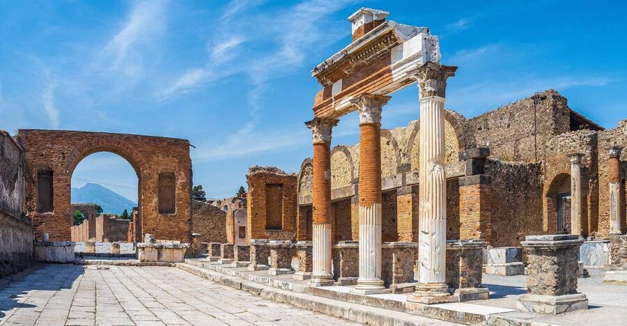 Naples Port Bus Excursion: Explore Pompeii ruins On Your Own - Naples-to-Pompeii Bus Logistics: Molo Angioino and the TRAMVIA stop