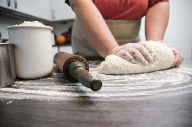 Naples: Premium Pizza Class From Dough to Dessert & Wine - Kids rule (and why it’s stricter than you’d expect)