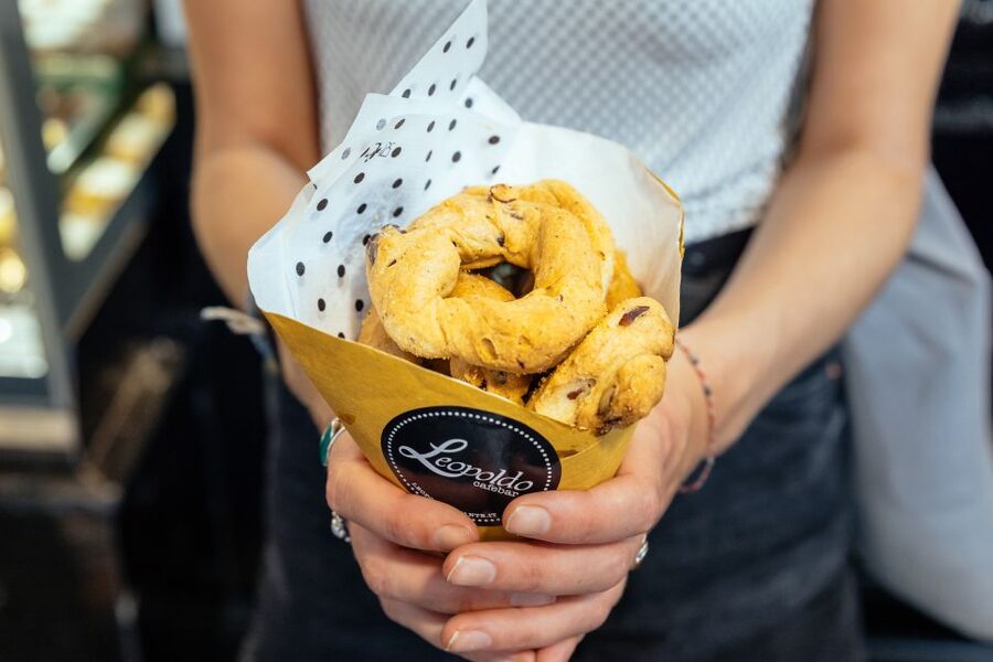 Naples: Private Food Tour – 10 Tastings with Locals - Pignaseca Market: where your taste buds meet real Naples