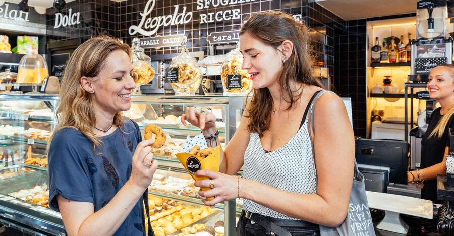 Naples: Private Food Tour – 10 Tastings with Locals - Meeting at the statue of Dante: where the route starts and why it matters