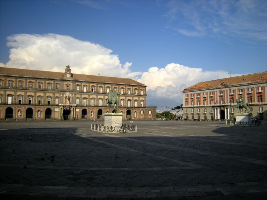 Naples: Royal Palace and Spanish Quarter Private Tour - Starting at the Royal Palace: fast entry and a clear plan