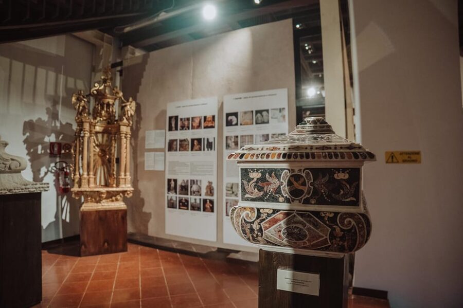 Naples: Santa Chiara Cloister Guided Group Tour - Timing: fitting it into a Naples itinerary without rushing