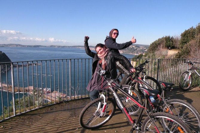 Naples Seaside Bike Tour - Via Caracciolo and the neighborhoods of Chiaia and Mergellina