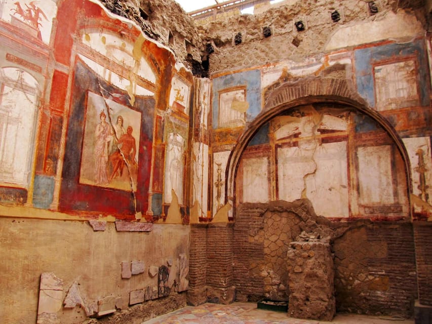 Naples: Shore Excursion to Pompeii Ruins with Guided Tour - Cruise-ship meeting point at Molo Beverello: Where timing can make or break it
