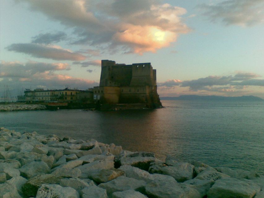 Naples Sightseeing Tour for Small Groups - Town Hall Square and the New Castle: A Quick Reality Check