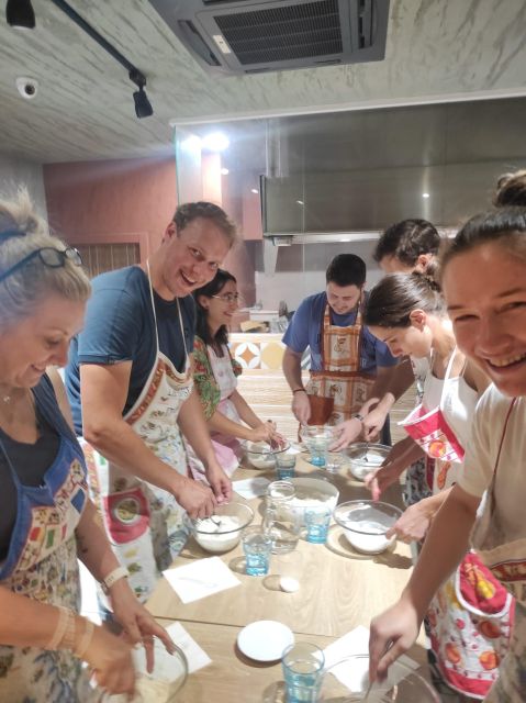 Naples: Small Group Pizza Making with Drink Included - Shaping the Cornicione: Why the Edge Matters More Than You Think