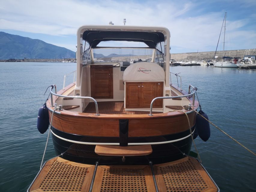 Naples: Small Group Sunset Cruise by Boat with Spritz - FAQ