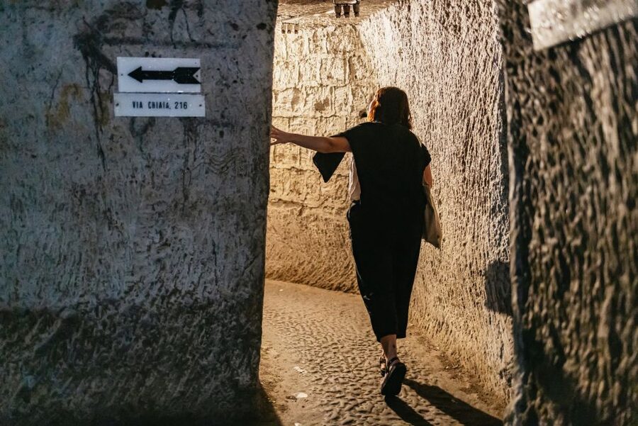 Naples: Spanish Quarters Underground Guided Tour - Walking into the Spanish Quarters Underground Naples system