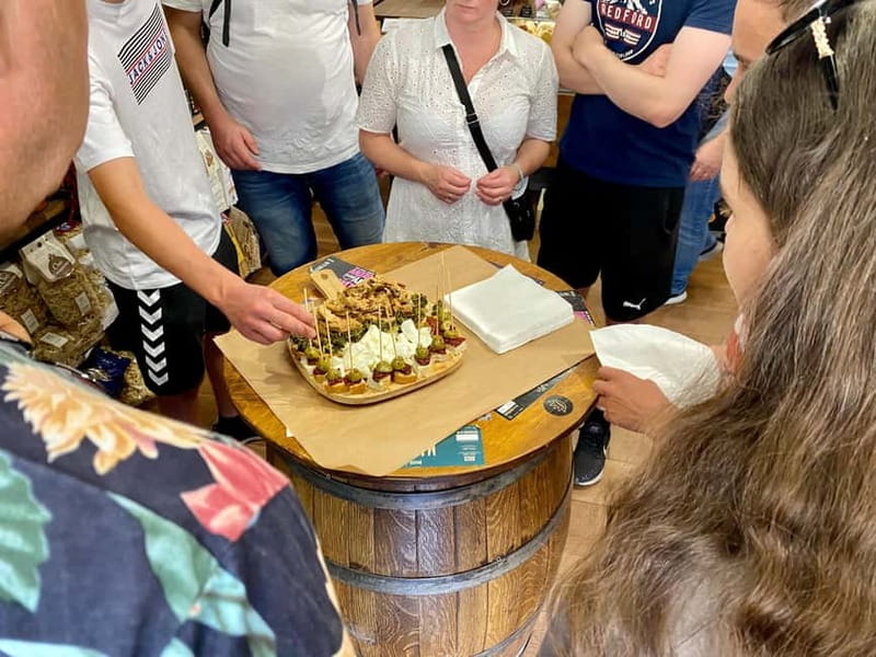 Naples: Street Food and Guided Sightseeing Walking Tour - Pizza, pastries, and fresh mozzarella: what you’ll really eat