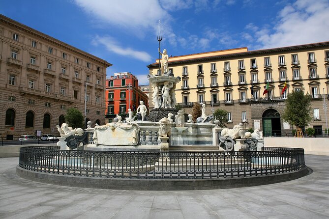 Naples Street Food Guided Walking Tour - Via San Gregorio Armeno: Presepi Shops and a Corno Napoletano