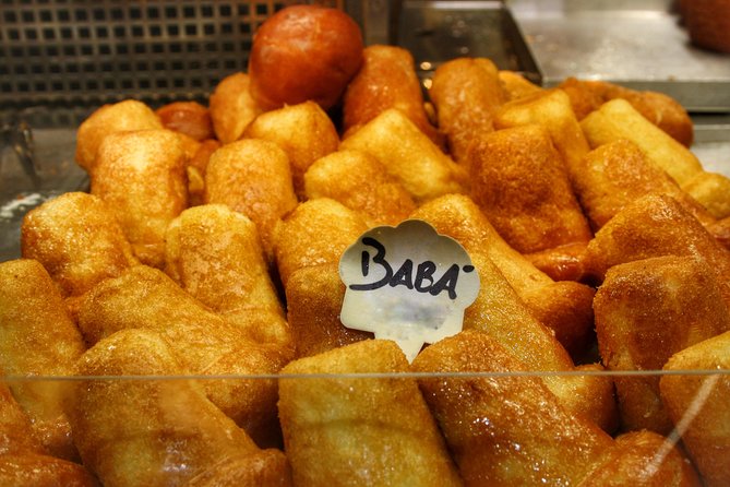 Naples Street Food Tour: Discover Local Flavors with Expert Guide - Via San Gregorio Armeno: frittatina and limoncello shot