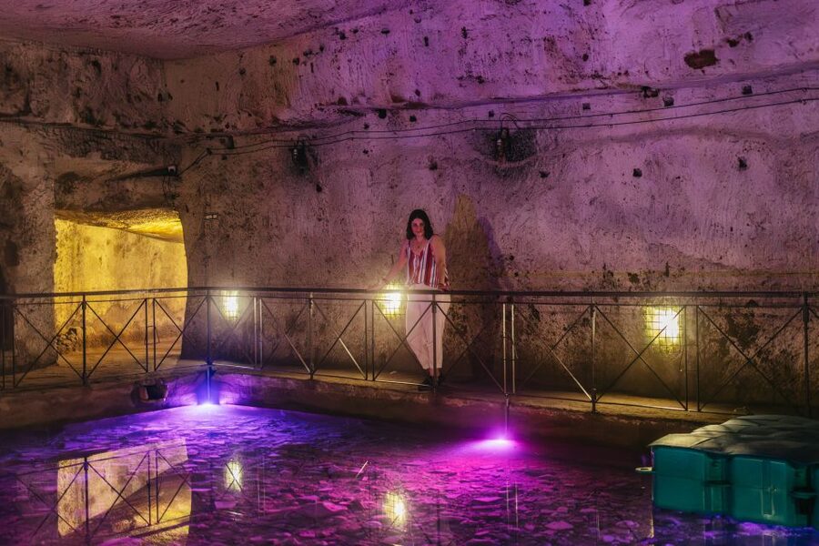 Naples: The Bourbon Tunnel Guided Tour with Entrance Ticket - WWII hospital quarters, bomb-shelter water tanks, and handwritten messages