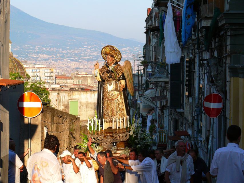Naples: The Holy Mile 3-Hour Guided Tour - Presepe Favoloso and the Sanità district walk: art meets daily street life