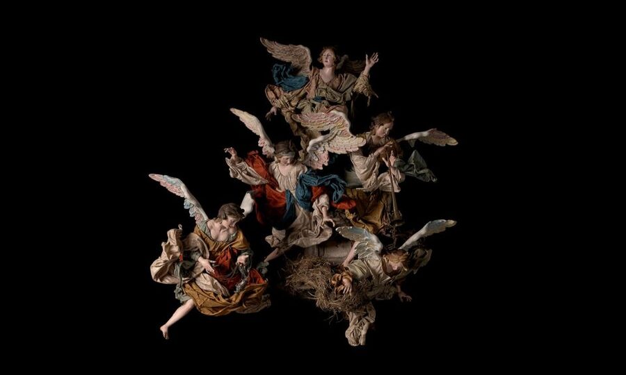Naples: the magic of Christmas and Nativity scenes - The magnifying glass effect: why the tiniest scenes feel the most alive