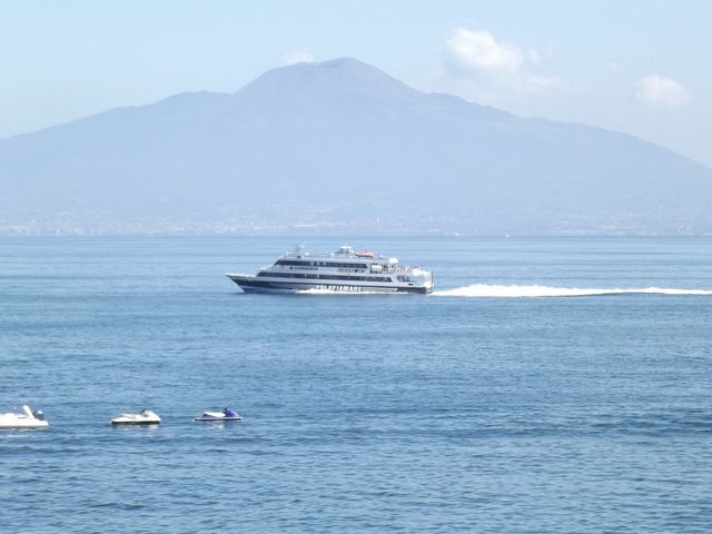 Naples to Ischia One Way Transfer - The Ride to the Port: Comfort Plus a Built-In Buffer