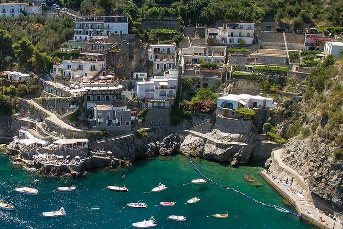 Naples to Positano with stop at Pompeii or Vice Versa - Comfort and Space: Who This Private Car Fits Best