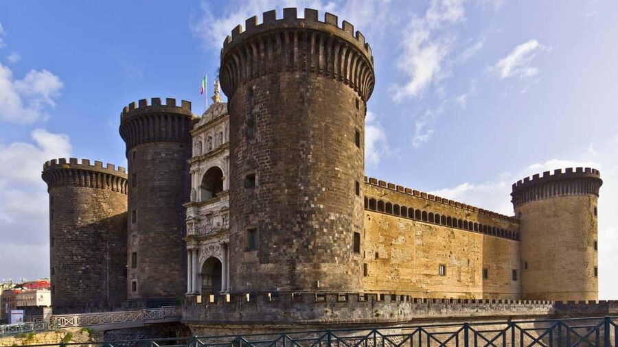 Naples: tour between Maschio Angioino and Plebiscito square - A 2-Hour Naples Walk From Maschio Angioino to Plebiscito Square