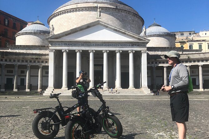 Naples tour by E-BIKE - Getting oriented: Castel Nuovo and the Via Toledo start