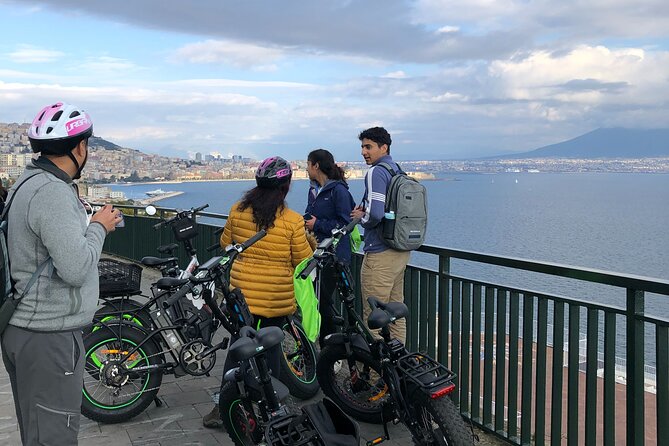 Naples tour by E-BIKE - Castel dell’Ovo and the move toward the water