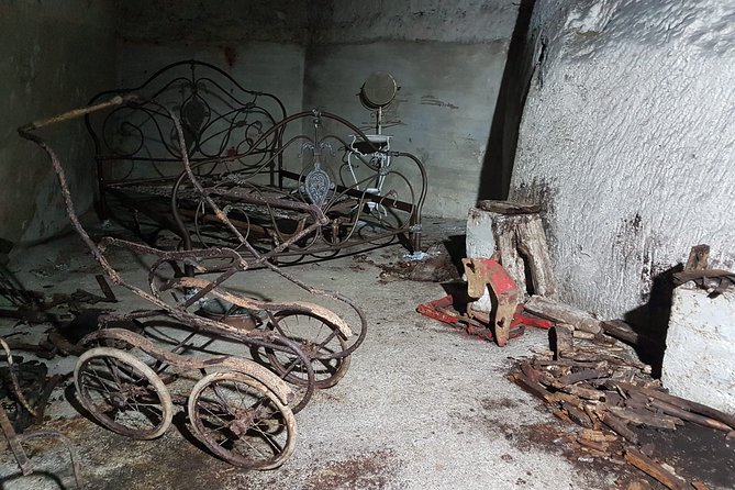Naples Underground Spanish Quarters with Guide - Guides like Alex, Eduardo, Alessandro, and Grace: what to listen for