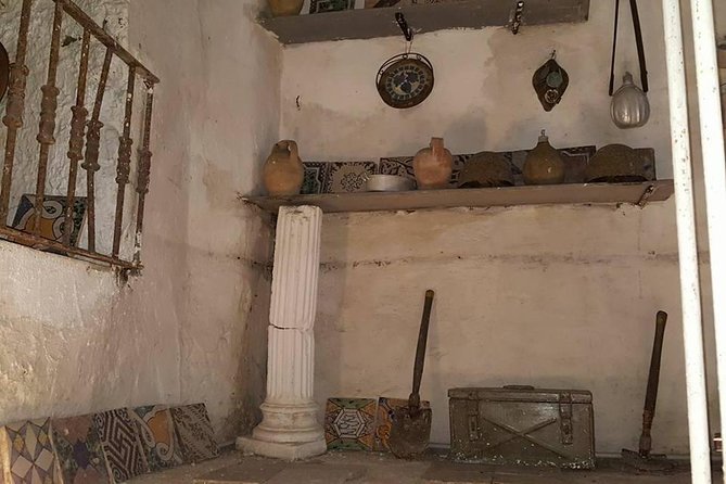 Naples Underground Spanish Quarters with Guide - Who should book this (and who should think twice)