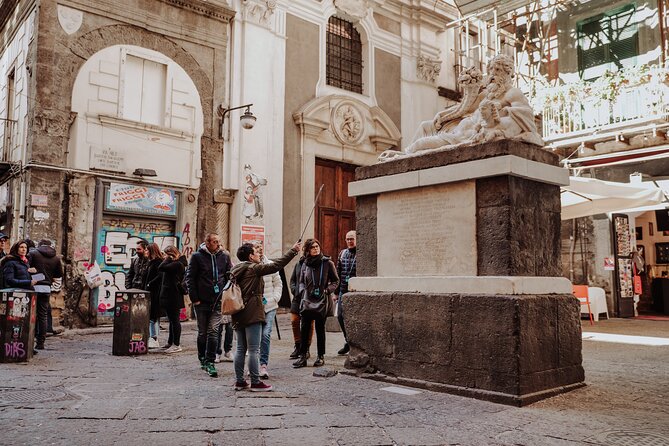 Naples: Veiled Christ & Santa Chiara Cloister Small Group Tour - San Gregorio Armeno: nativity workshops you can watch in real time