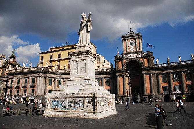 Naples walking tour + Neapolis buried - Piazza Municipio Neptune Fountain: the smart start for a short visit