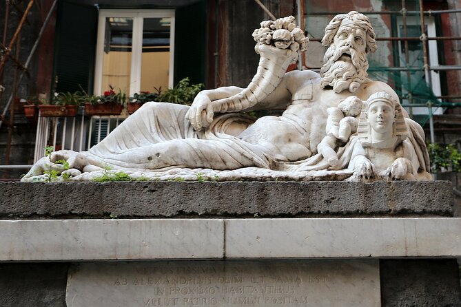 Naples Walking tour of the Historical Center - Via dei Tribunali: learning why the ancient street names matter