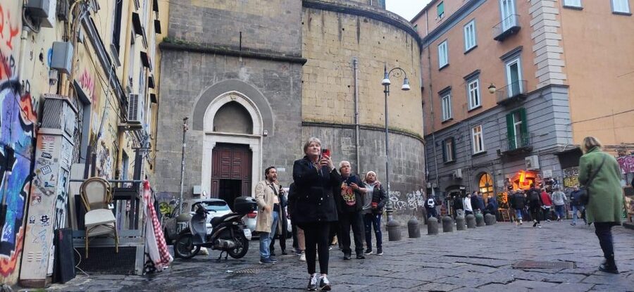 Naples Walking Tour: Old Town and Spaccanapoli - The Decumans of Naples: Seeing ancient lines in plain sight