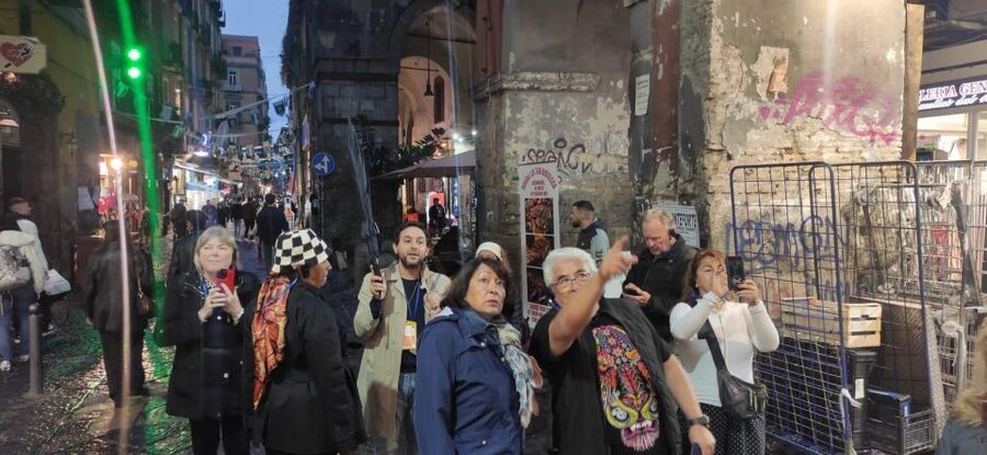 Naples Walking Tour: Old Town and Spaccanapoli - San Gregorio Armeno: Nativity scenes, artisan shops, and icon mix