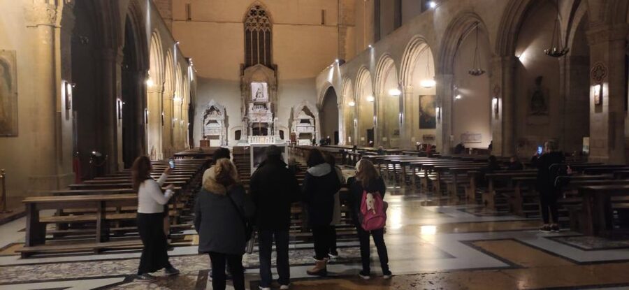 Naples Walking Tour: Old Town and Spaccanapoli - Food tasting: a small bite that helps you connect