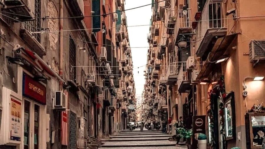 Naples Wine Tour with Sommelier - Weather, footwear, and meeting-point sanity