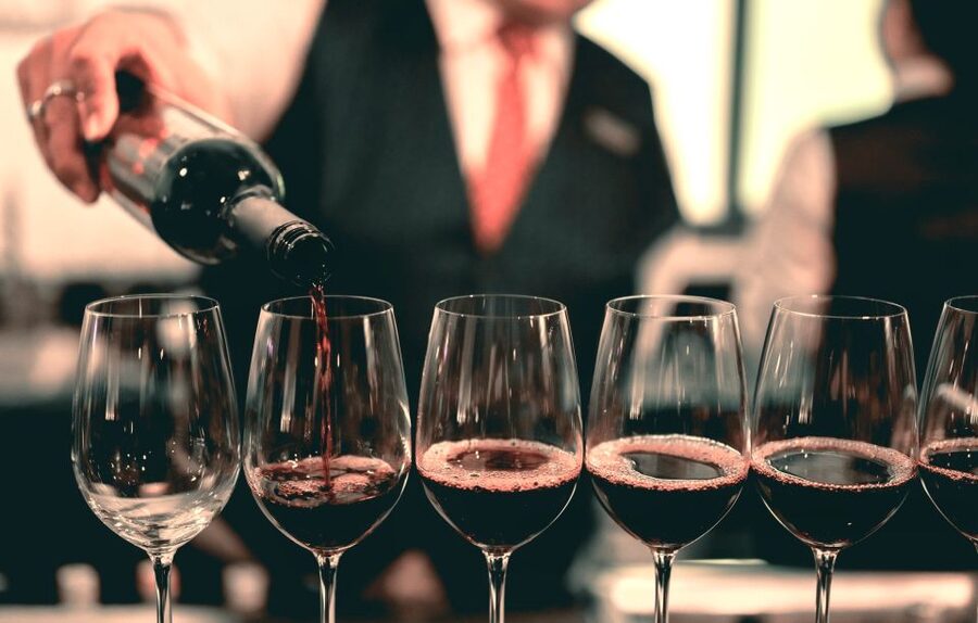 Naples Wine Tour with Sommelier - Old Town walking in 2 hours: the right pace for first-timers