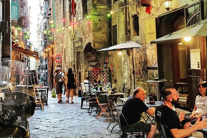 Napoli Pub Crawl in the Old Town - Drinks, money, and how to pace your night