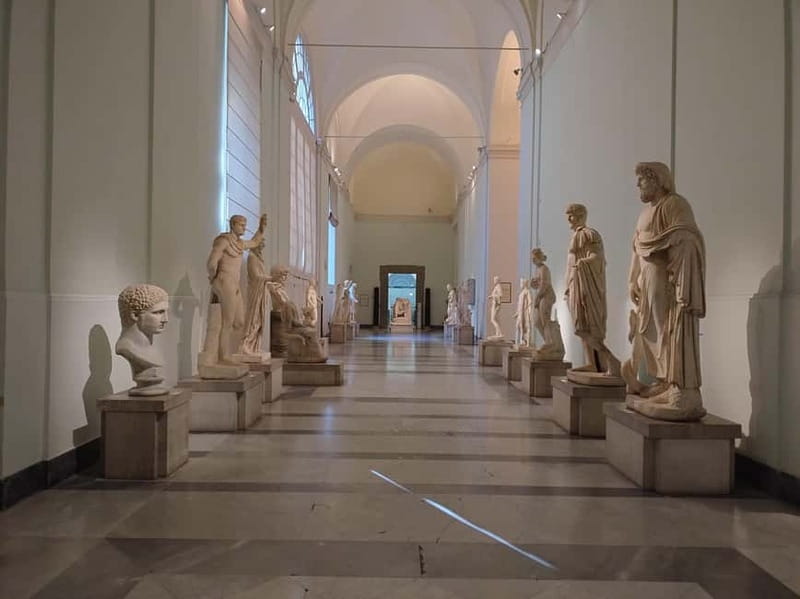 National Archaeological Museum synchronized audioguided tour without QR or app - Synchronized Headphones With a Live Operator: Why It Feels Different