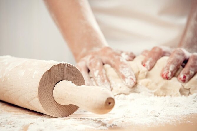 Neapolitan pasta homemade Cooking Lesson - The class flow: from pasta types to egg dough that rests