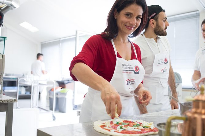 Neapolitan Pizzamaker for One Day - Tasting the result: Margherita wedges that you made