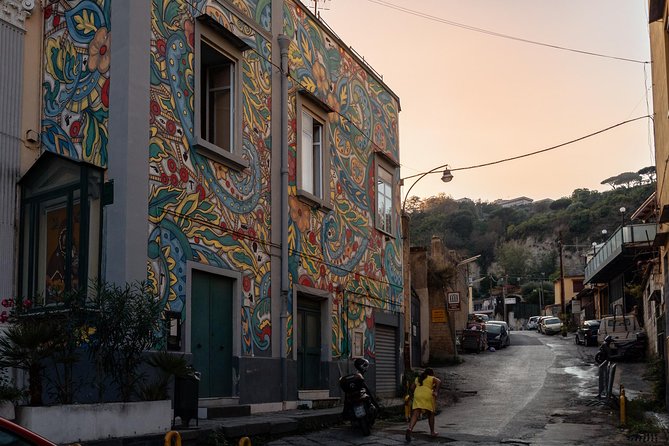 Off the Beaten Track in Naples: Private City Tour - The guide style: what to look for when you want the best afternoon