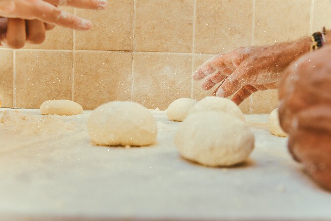 Pizza Making Experience - Dinner and tasting: you eat real results, not just samples